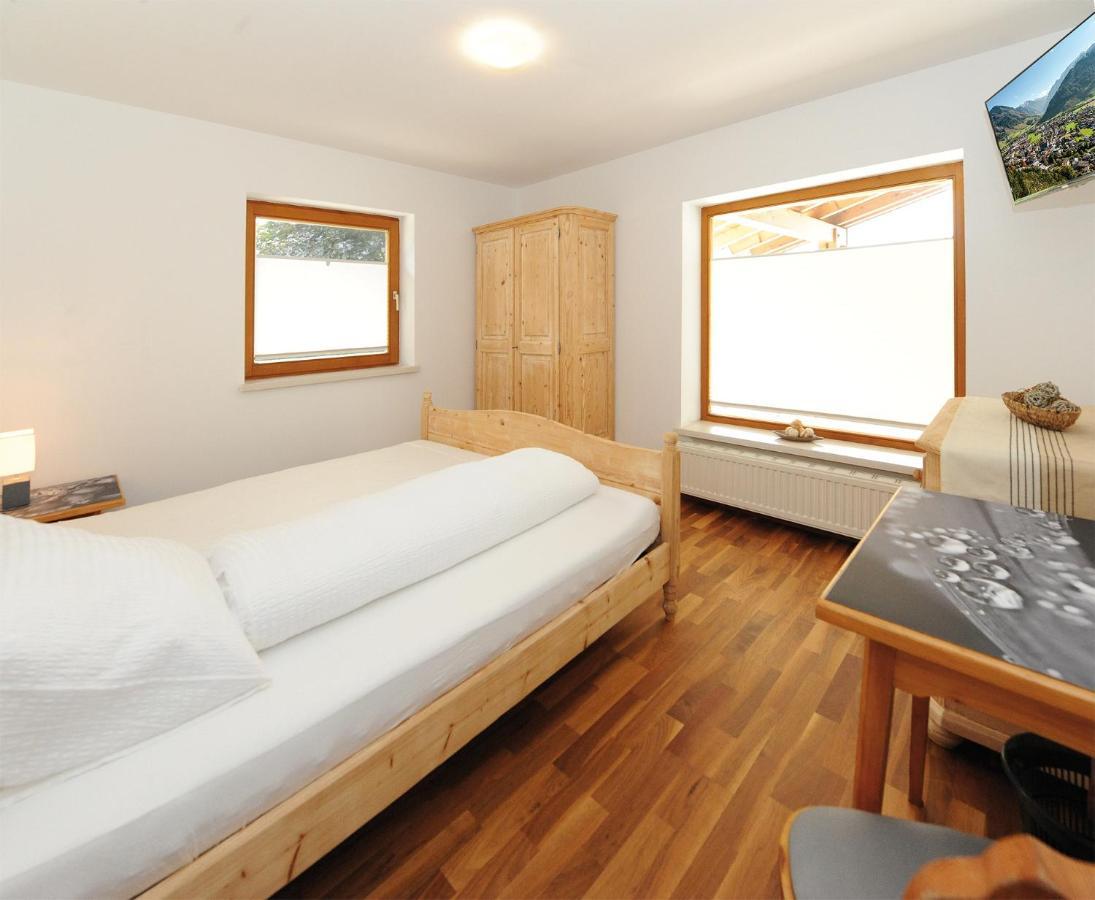 Chalet Gloria - Doppel- Und Mehrbettzimmer Fusch an der Glocknerstraße Exterior foto